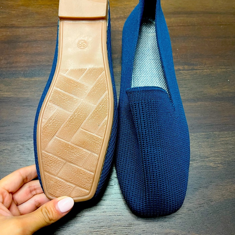 New size 7 blue loafer flats